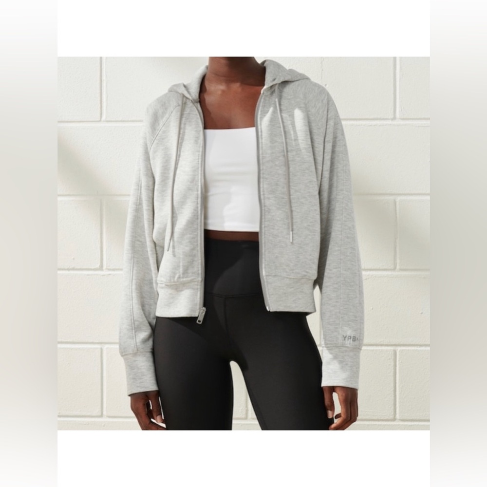 Abercrombie & Fitch Light Gray Zip-Up Hoodie